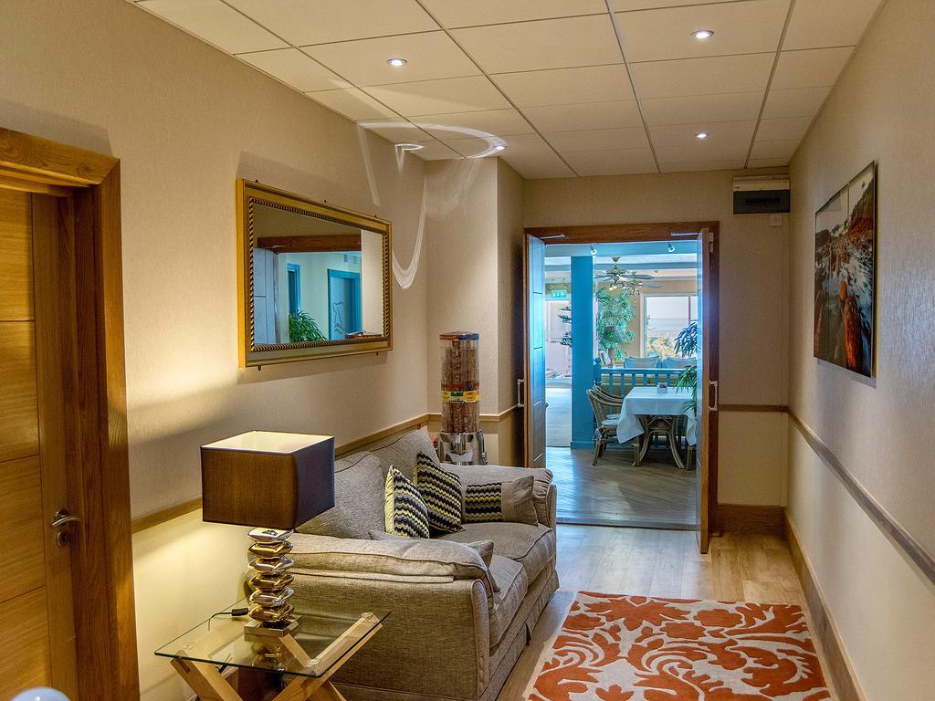Biarritz Hotel St. Brelade Exterior photo