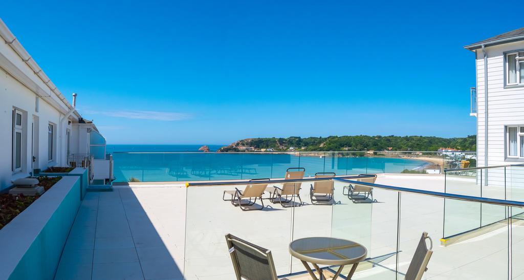 Biarritz Hotel St. Brelade Exterior photo